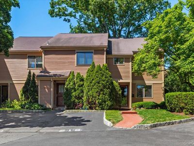219 Treetop Crescent Lane