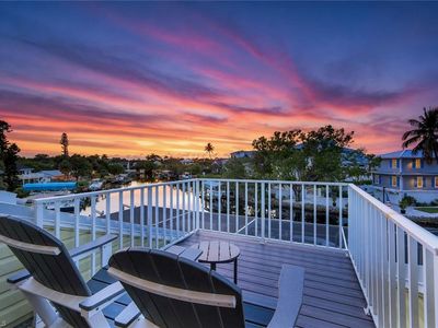 3858 Riviera CIR