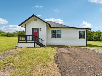 507 W 1st St