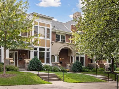 562 Summit Ave