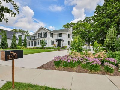 1031 E Bauer Rd