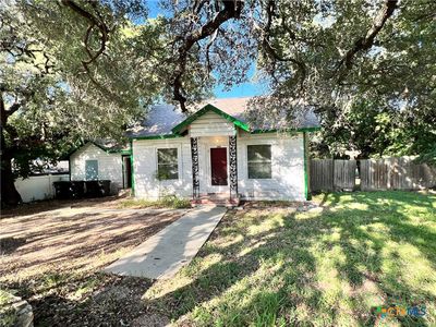 Property at 105 N Summer St, Lampasas, TX