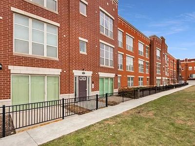 318 E 25th St #2E
