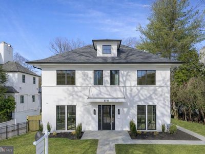 2733 Chesapeake St NW