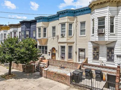 2459 Hoffman Street