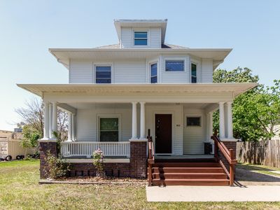 611 Kellogg Ave