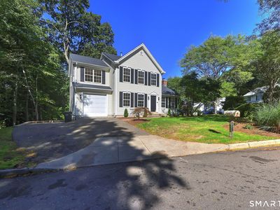 40 Acorn Lane