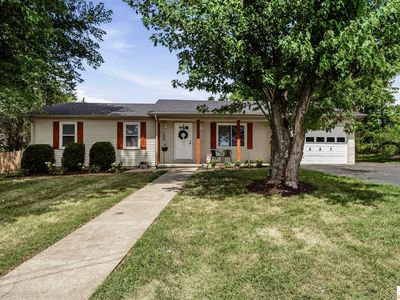 8223 Louisville Rd