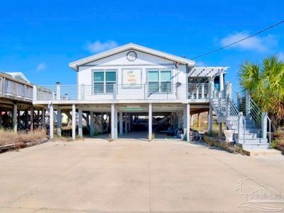 352 Bernard Ct W