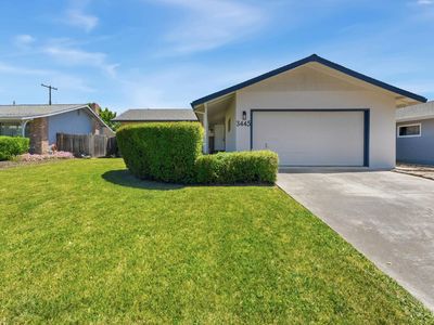 3445 Rosemont Dr