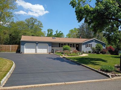 87 Thayer Dr