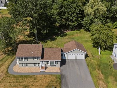 38 Montaup Ave