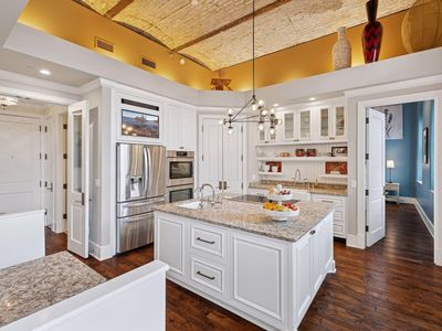 300 Wall St UNIT 104