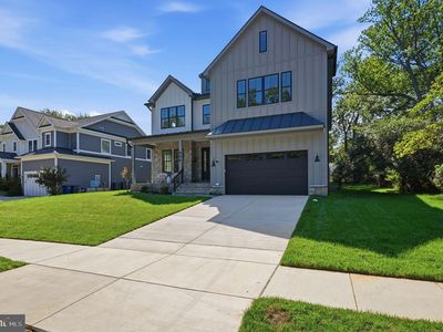 906 Hillcrest Dr SW