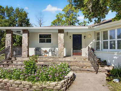 449 SW Montgomery Dr