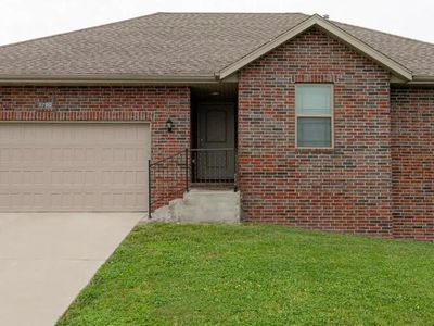 1702 N Hoover Drive
