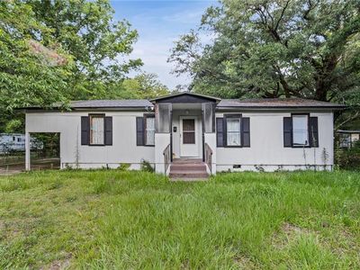 275 Bishop Phillips Ave