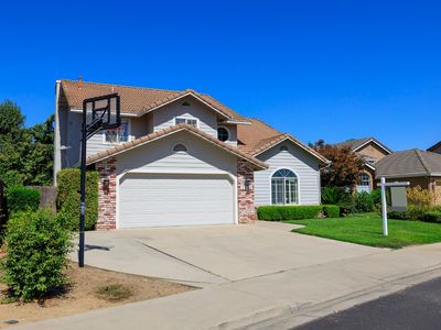 1045 Cedar Ridge Dr