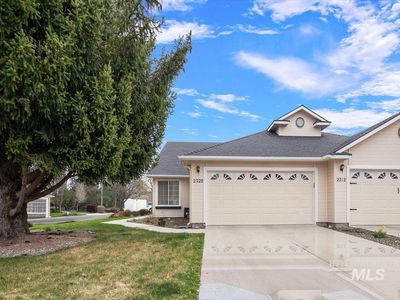 2720 N Englewood Way