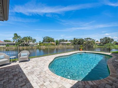 657 Riviera Bay Dr NE