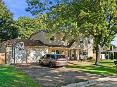 W156N10904 Catskill LANE