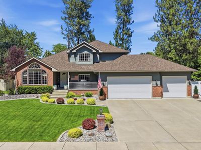 1013 E Blackhawk Dr