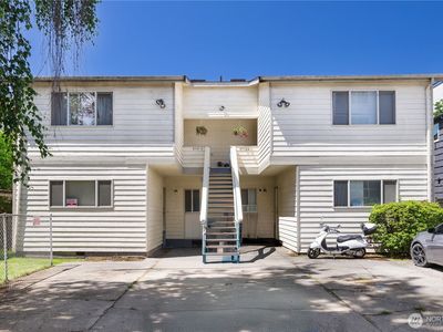 8530 Nesbit Avenue N