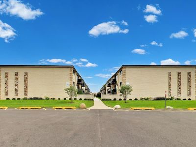 5101 N East River Rd Unit 1K