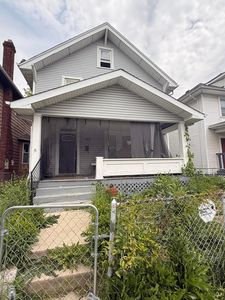 168 S Richardson Ave
