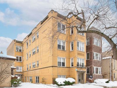 6206 N Francisco Ave APT 2B