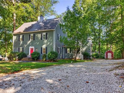 147 Country Club Dr