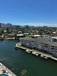 427 Golden Isles Dr APT 11J
