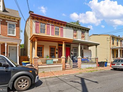114 E 4th St
