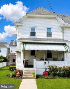 113 E Bertsch St