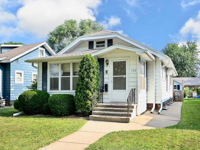156 E Mark St