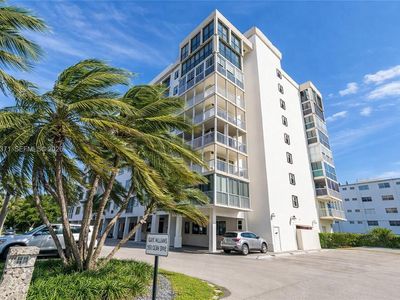 550 Ocean Dr APT 3H