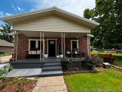 552 S 4th St