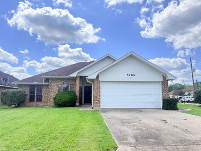 5785 Phyllis Ln