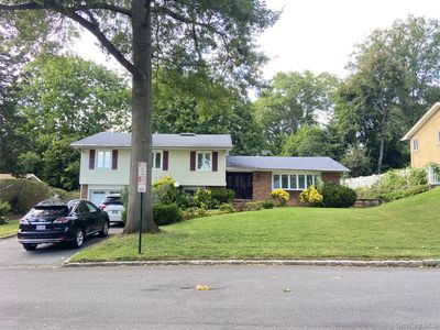 12 Russell Woods Road