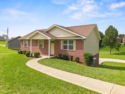 135 Grand Crossing Dr