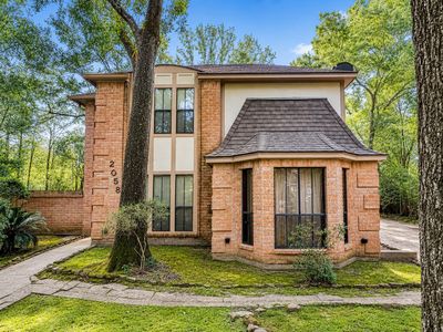 2058 Parkdale Dr