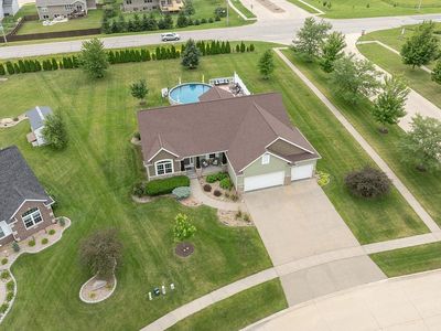 6702 Country Ridge Dr NW