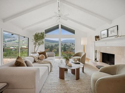 16 Dutch Valley Lane