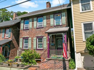 7 Railroad Avenue