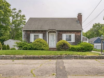521 Pleasant St