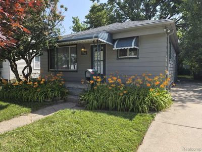 20548 Poinciana