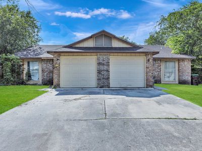 5719 Lochmoor