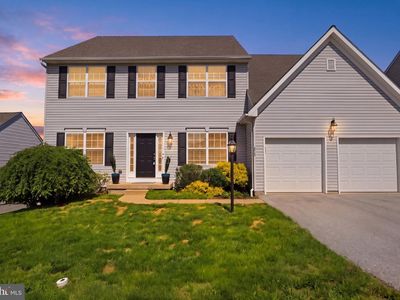 Property at 215 Azalea Dr, Windsor, PA
