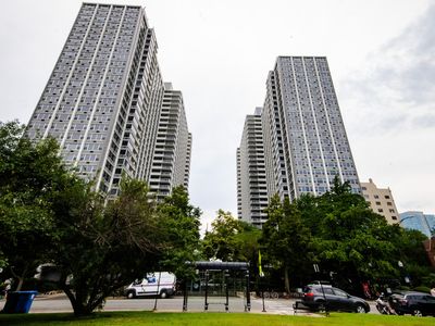 4250 N Marine Dr APT 1010