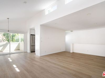 22125 Burbank Blvd Unit 7